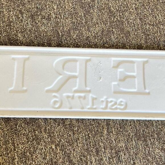 Metal, distressed AMERICA sign, 22 x 3 1/2” - Picture 4 of 4